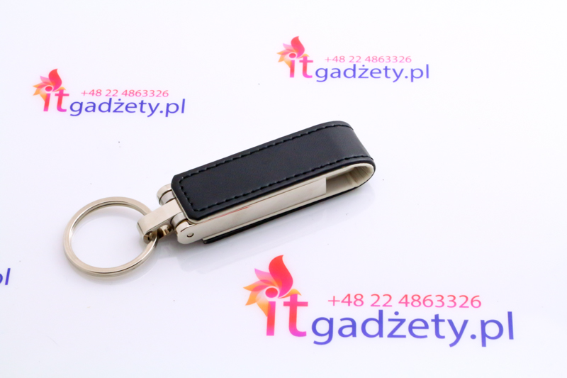 USB w czarnej skórzanej obudowie
