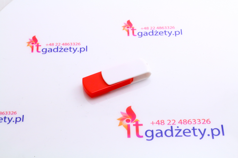 Czerwony pendrive z nadrukiem logo Czerwony pendrive z nadrukiem logo