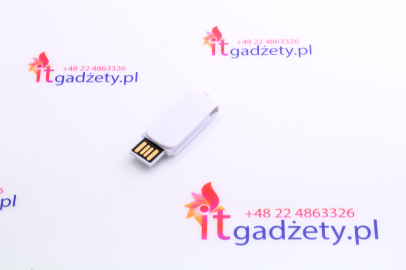 Biały pendrive z nadrukiem logo