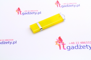 Żółty klasyczny pendrive USB