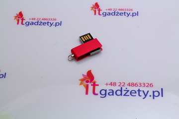 Czerwony USB brelok